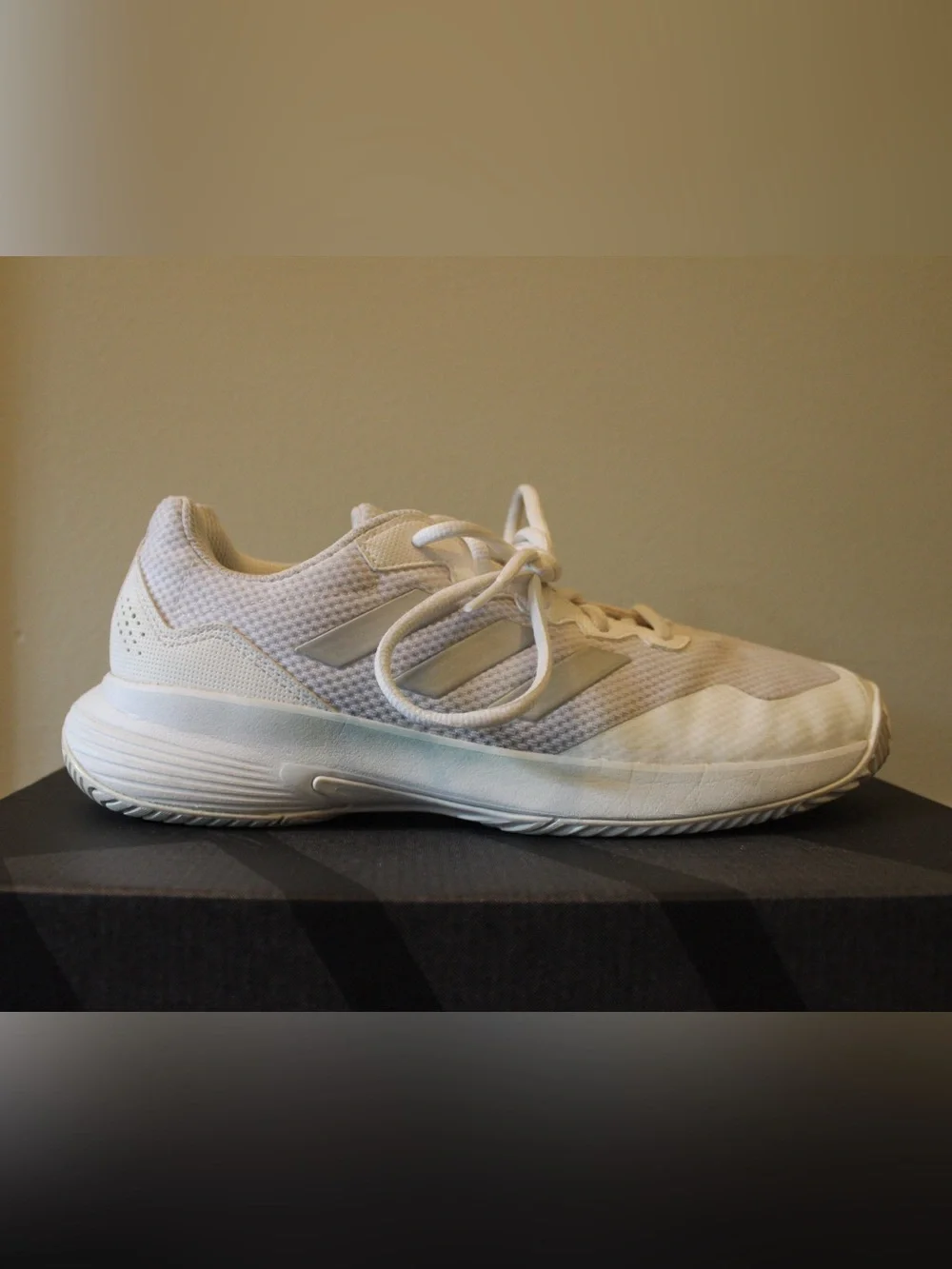 Adidas GameCourt Women’s Tennis Shoes – Size 9 – White/Silver – Original Box Inc